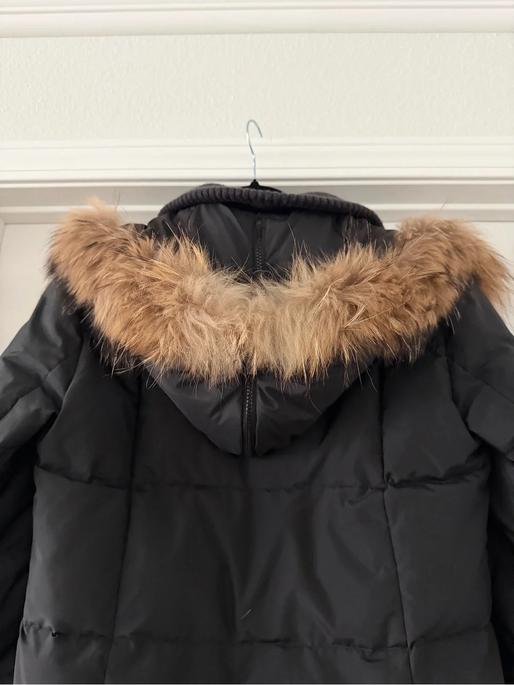 BCBGMAXAZRIA Duck Down
Filled Fur Trim Removable Hood
Puffer Coat Parka Size M - Picture 3 of 5